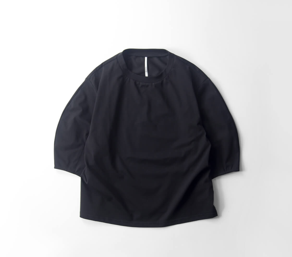 WHYTO. ホワイト カーブスリーブTシャツ クルーネック レディース