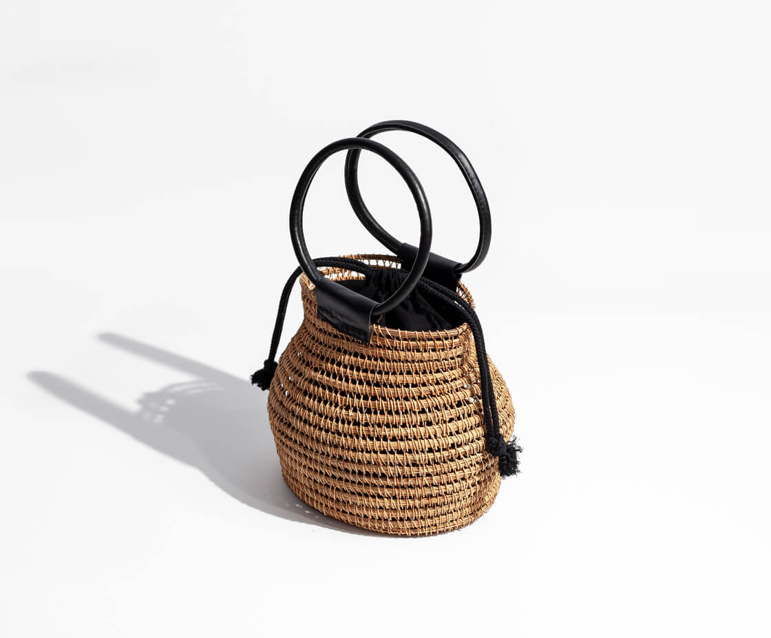 TARANGO タランゴ パームファイバー 手編み ひょうたん型 レザーハンドル 巾着 かごバッグ レディース